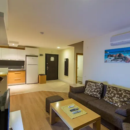 Apartahotel Address 4*